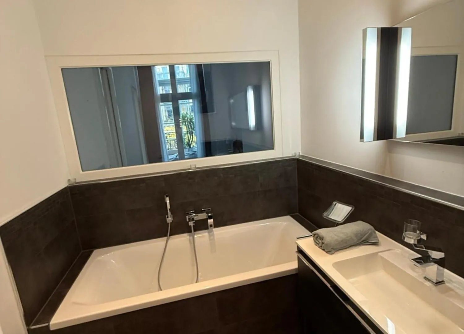 Relax-Wohnung Mit Balkon Ueber Die Weisse Elster Leipzig